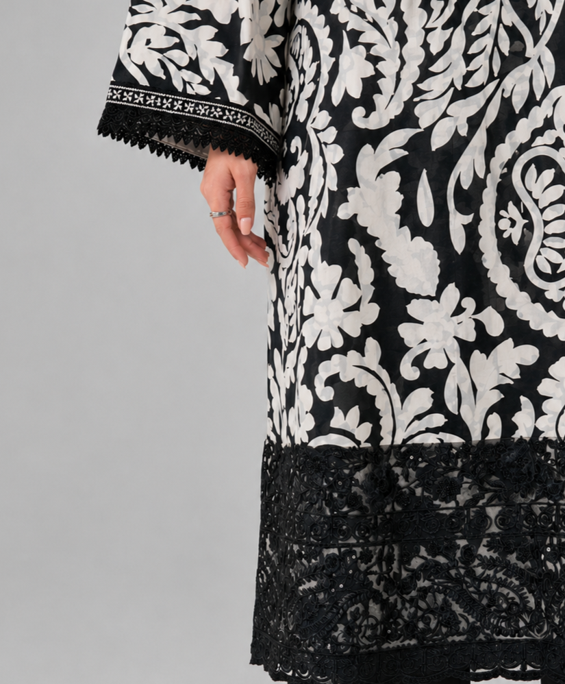 Embroidered Lawn 3PC Stitched Suit – Black